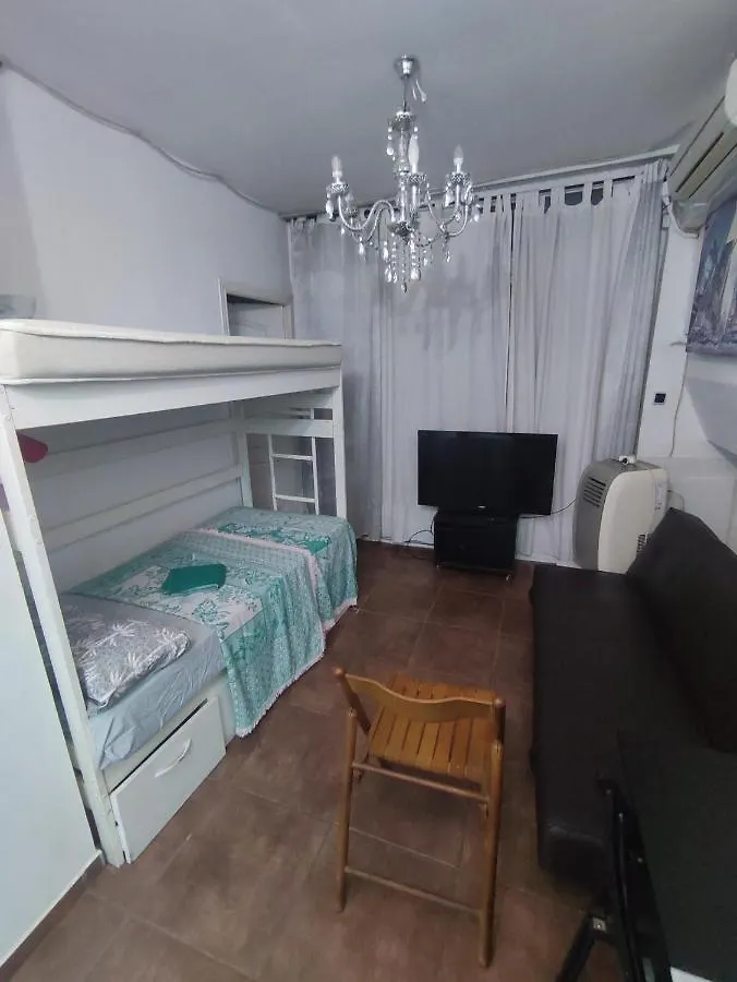 شقة برشلونة  في Nice Flat Within Walking Range To The Beach