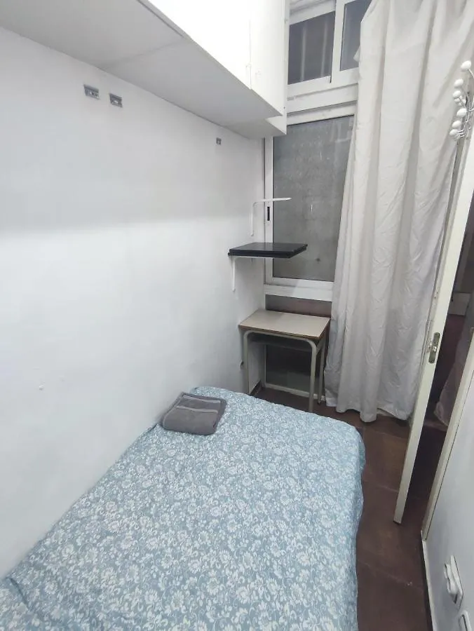 شقة برشلونة  في Nice Flat Within Walking Range To The Beach إسبانيا