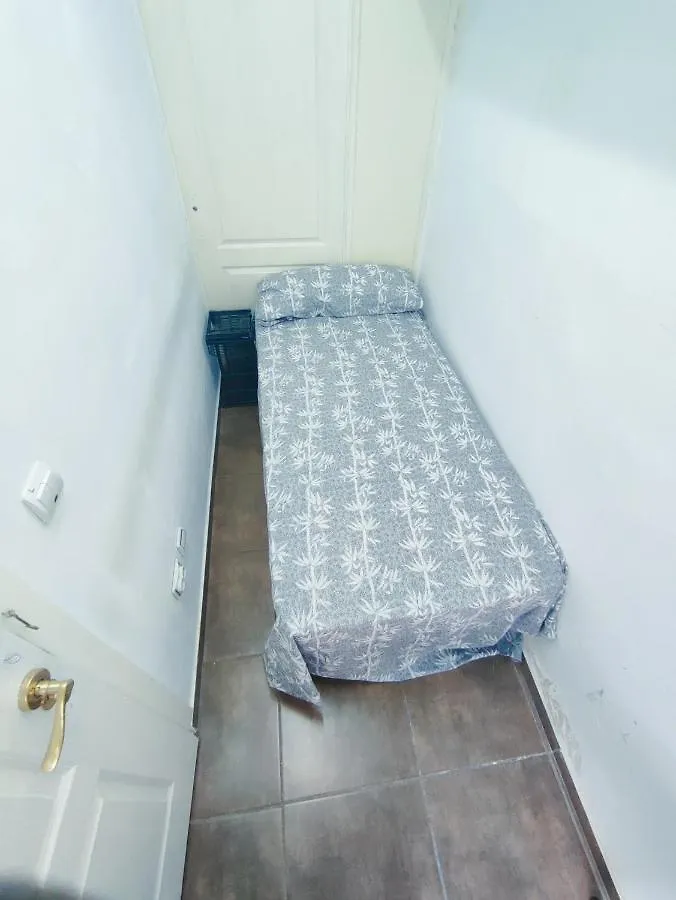 شقة برشلونة  في Nice Flat Within Walking Range To The Beach إسبانيا